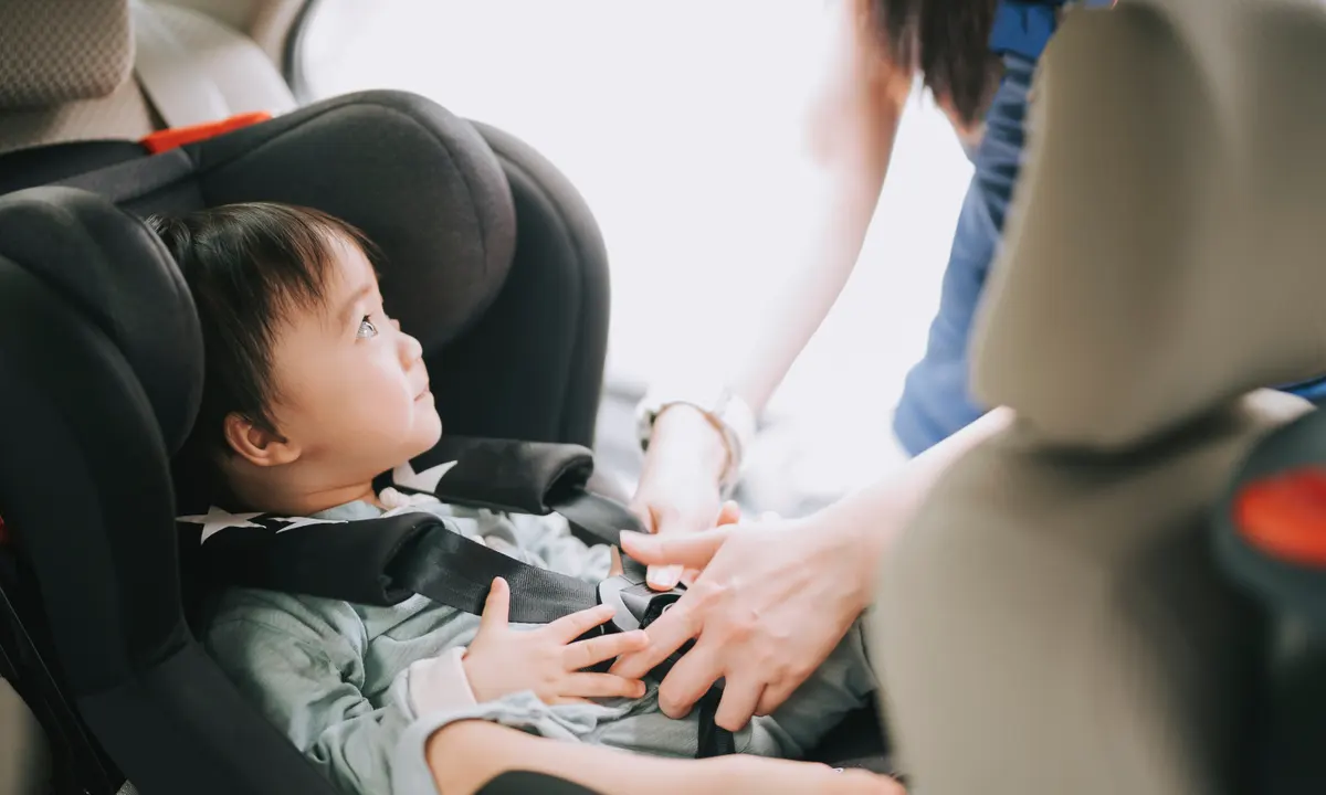 5 Cara Untuk Menjaga Keselamatan Anak-Anak Anda Di Dalam Kereta